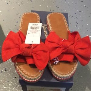 Sandal mini platforms with bow!